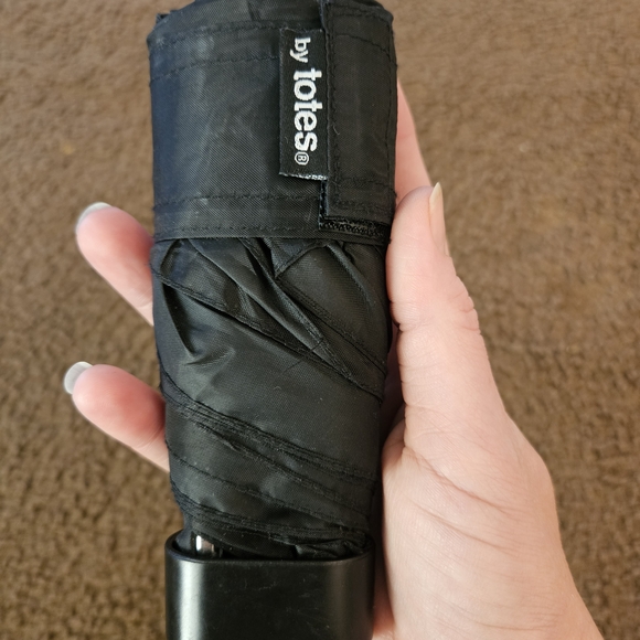 totes Black Mini Umbrella - Picture 2 of 3